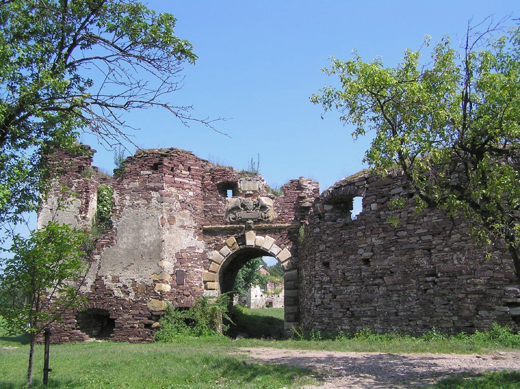 Підзамочівський замок